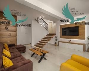 Exkluzívne na predaj vila s bazénom v Chorvátsku na lukratívnom mieste v Zatone