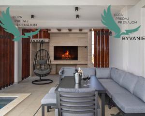 Exkluzívne na predaj vila s bazénom v Chorvátsku na lukratívnom mieste v Zatone