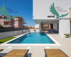 Exkluzívne na predaj vila s bazénom v Chorvátsku na lukratívnom mieste v Zatone