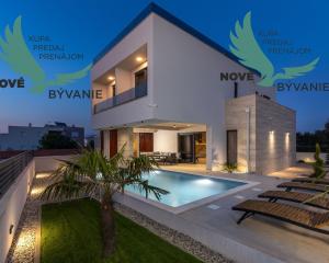 Exkluzívne na predaj vila s bazénom v Chorvátsku na lukratívnom mieste v Zatone