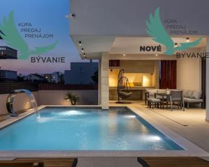 Exkluzívne na predaj vila s bazénom v Chorvátsku na lukratívnom mieste v Zatone