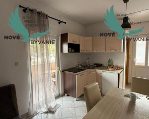 Chorvátsko - Apartmán s dvorom 300m od mora na ostrove Vir