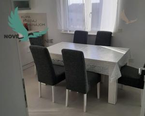 Apartmán so strešnou terasou  len 30m od mora v Chorvátsku