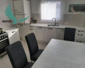 Apartmán so strešnou terasou  len 30m od mora v Chorvátsku