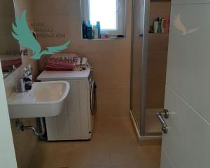 Apartmán so strešnou terasou  len 30m od mora v Chorvátsku