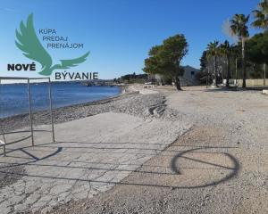 Apartmán so strešnou terasou  len 30m od mora v Chorvátsku