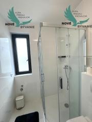 Luxusná novostavba vila s bazénom blízko mora a výhľadom na more v Chorvátsku na ostrove