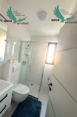 Luxusná novostavba vila s bazénom blízko mora a výhľadom na more v Chorvátsku na ostrove