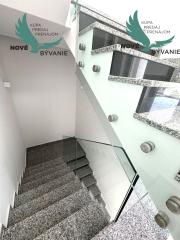 Luxusná novostavba vila s bazénom blízko mora a výhľadom na more v Chorvátsku na ostrove