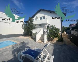 Dom s bazénom a garážou len 70m od mora v Chorvátsku na ostrove Vir - Prezida