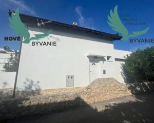 Dom s bazénom a garážou len 70m od mora v Chorvátsku na ostrove Vir - Prezida