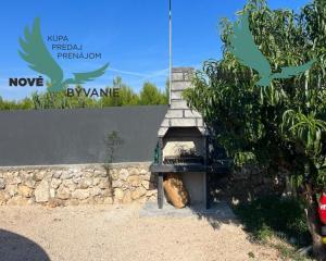 Dom s bazénom a garážou len 70m od mora v Chorvátsku na ostrove Vir - Prezida