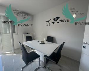 Dom s bazénom a garážou len 70m od mora v Chorvátsku na ostrove Vir - Prezida