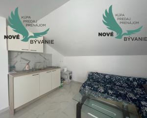 Dom s bazénom a garážou len 70m od mora v Chorvátsku na ostrove Vir - Prezida