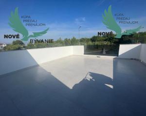 Dom s bazénom a garážou len 70m od mora v Chorvátsku na ostrove Vir - Prezida