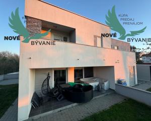 Chorvátsko - Exkluzívne novostavba domu len 30m od mora s výhľadom na more