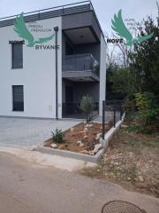 Novostavba apartmánu v centre ostrova Vir -Chorvátsko