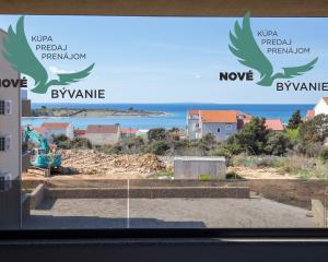 Na predaj novostavba apartmánu s výhľadom na more v Chorvátsku - Pag - Novalja