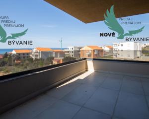 Na predaj novostavba apartmánu s výhľadom na more v Chorvátsku - Pag - Novalja