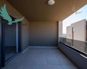 Novostavba apartmánu so záhradou blízko mora v Chorvátsku-Novalja-Pag