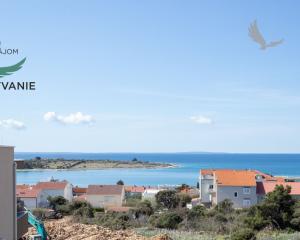 Novostavba apartmánu so záhradou blízko mora v Chorvátsku-Novalja-Pag