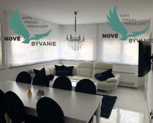 Chorvátsko - Exkluzívne na predaj luxusná vila 3x apartmán len 70 od mora