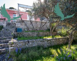 Exkluzívny dom v prvej rade s panoramatickým výhľadom na ostrove Murter v Chorvátsku