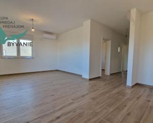 Chorvátsko: Novostavba apartmánu s výhľadom na more