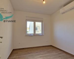 Chorvátsko: Novostavba apartmánu s výhľadom na more