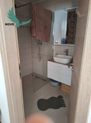 Exluzívne dom v prvej rade od mora s nerušeným výhľadom na more vo vyhľadávanej lokalite na ostrove Vir v Chorvátsku