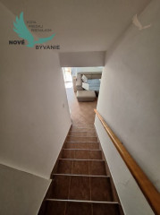 Exluzívne dom v prvej rade od mora s nerušeným výhľadom na more vo vyhľadávanej lokalite na ostrove Vir v Chorvátsku