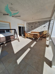 Exluzívne dom v prvej rade od mora s nerušeným výhľadom na more vo vyhľadávanej lokalite na ostrove Vir v Chorvátsku