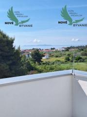 Vir: Moderný Apartmán s Výhľadom na More a Vlastným Parkovaním – Novostavba 2025!