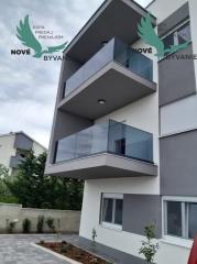 Vir: Moderný Apartmán s Výhľadom na More a Vlastným Parkovaním – Novostavba 2025!