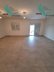 Vir: Moderný Apartmán s Výhľadom na More a Vlastným Parkovaním – Novostavba 2025!