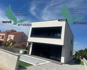 Novostavba domu s výhľadom na more a bazénom v Chorvátsku v Privlake