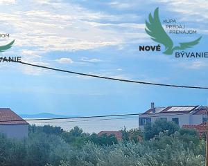 Novostavba domu s výhľadom na more a bazénom v Chorvátsku v Privlake