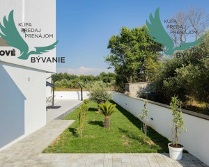 Na predaj luxusná vila s bazénom, výhľadom na more , kompletne zariadená - Zaton - Chorvátsko