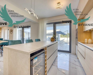 Na predaj luxusná vila s bazénom, výhľadom na more , kompletne zariadená - Zaton - Chorvátsko