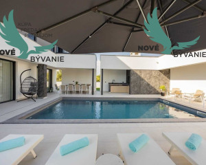 Na predaj luxusná vila s bazénom, výhľadom na more , kompletne zariadená - Zaton - Chorvátsko