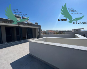 Chorvátsko- EXKLUZÍVNE Jedinečný Penhouse mezonet s výhľadom na more a súkromný chodník ku moru, ktoré je 50m