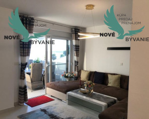 Na predaj apartmán so strešnou terasou len 80m od mora, výhľad na more Vir- Chorvátsko