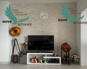 Na predaj apartmán so strešnou terasou len 80m od mora, výhľad na more Vir- Chorvátsko