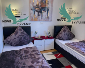 Na predaj apartmán so strešnou terasou len 80m od mora, výhľad na more Vir- Chorvátsko