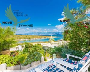 Nádherný dom 1.rad na mori Chorvátsko