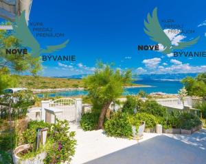 Nádherný dom 1.rad na mori Chorvátsko