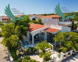 Nádherný dom 1.rad na mori Chorvátsko