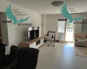 Dom 2x apartmán len 80m od mora s výhľadom na more v Chorvátsku na ostrove Vir