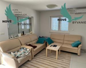 Dom 2x apartmán len 80m od mora s výhľadom na more v Chorvátsku na ostrove Vir