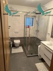 Dom 2x apartmán len 80m od mora s výhľadom na more v Chorvátsku na ostrove Vir